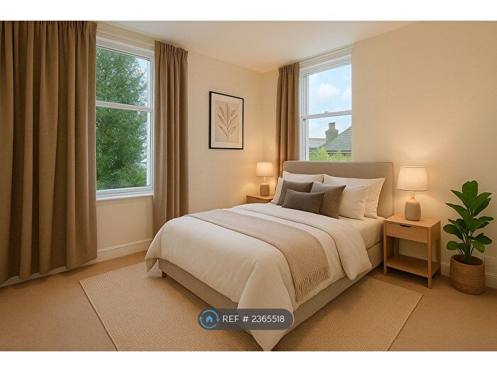 2 Bedroom Flat To Rent In Carriagehill Drive, Paisley, PA2