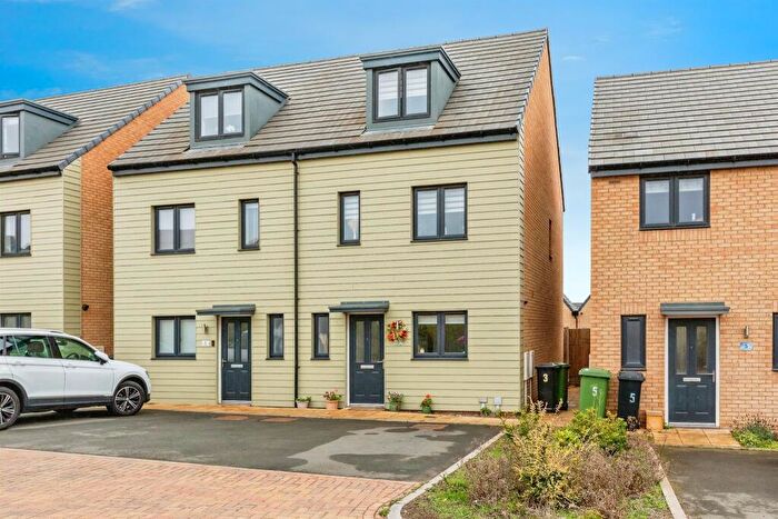 3 Bedroom Semi-Detached House For Sale In Larimar Road, Wellingborough, NN8