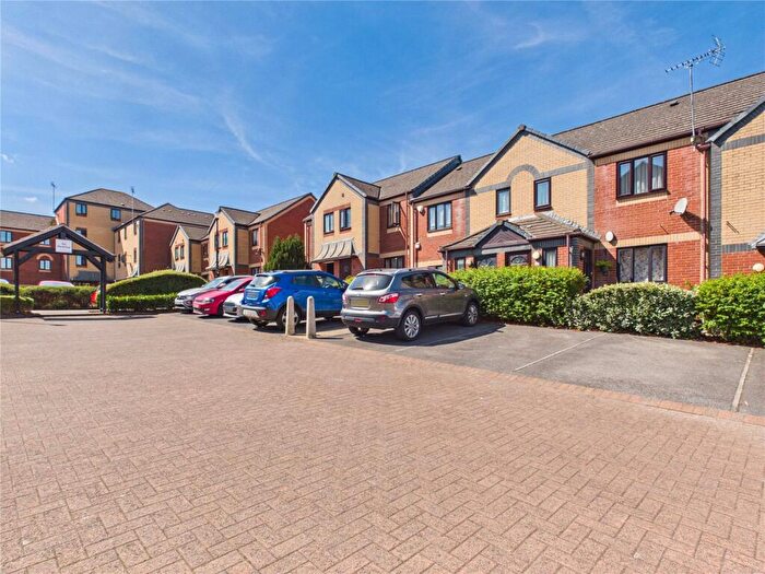 1 Bedroom Apartment For Sale In Loughman Close, Kingswood, Bristol, BS15