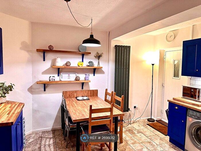 3 Bedroom Terraced House To Rent In Tom Shepley Street, Hyde, SK14