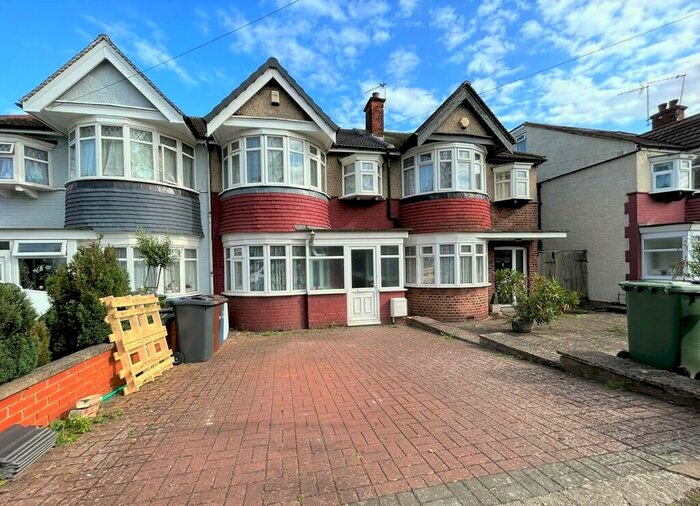 3 Bedroom Terraced House To Rent In Malvern Avenue, Harrow, HA2