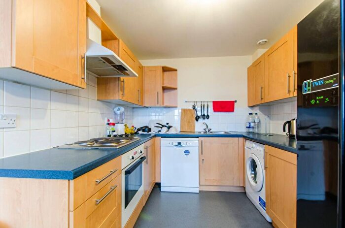 1 Bedroom Flat To Rent In Maltings Close, Tower Hamlets, London, E3