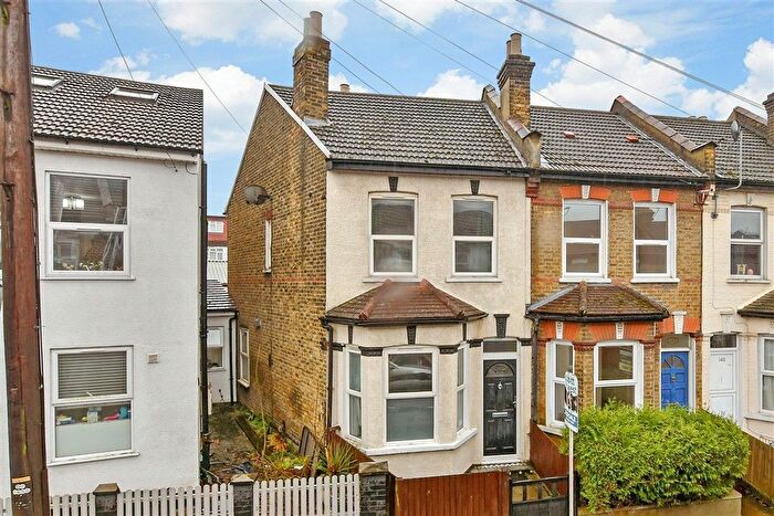 3 Bedroom End Terrace House For Sale In Oval Road, Croydon, Surrey, CR0