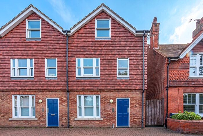 2 Bedroom Flat For Sale In Quex Road, Westgate-on-Sea, Kent, CT8