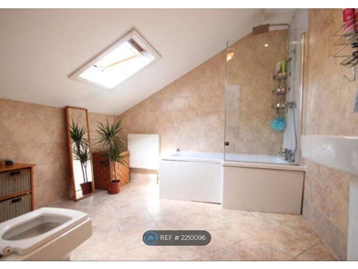 1 Bedroom Flat To Rent In Catford, London, SE6