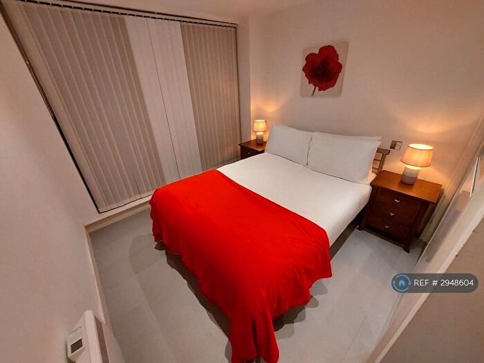 2 Bedroom Flat To Rent In The Axis, Nottingham, NG1