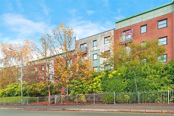2 Bedroom Flat For Sale In Lower Hall Street, St. Helens, WA10