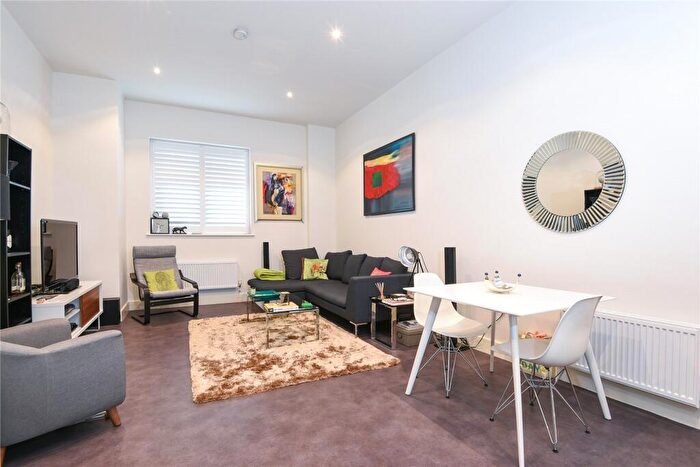 1 Bedroom Apartment To Rent In Blackburn Road, West Hampstead, London, NW6