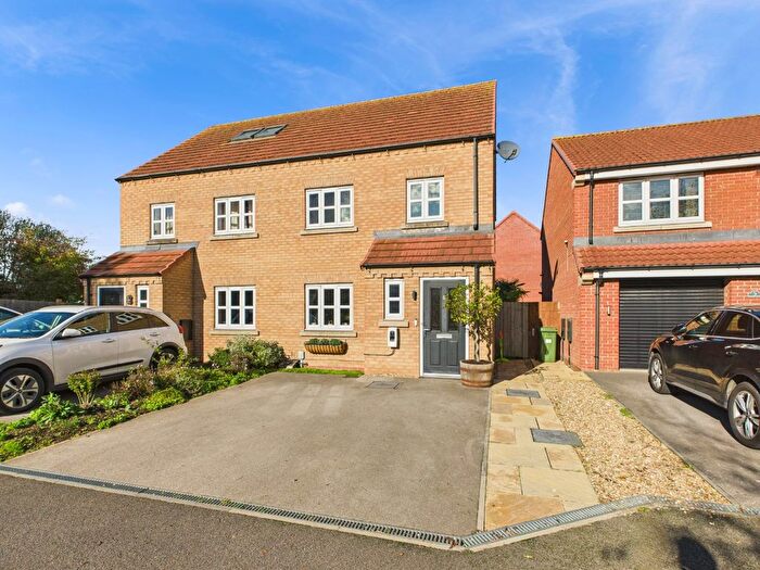 4 Bedroom Semi Detached House For Sale In Snowden Close, Beverley, HU17