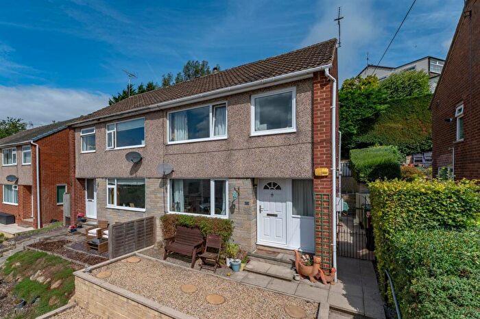 3 Bedroom Semi-Detached House For Sale In Rumplecroft, Otley, LS21