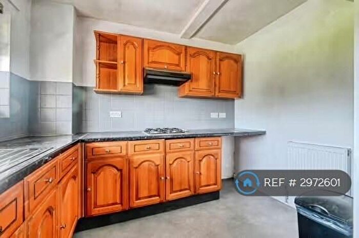 3 Bedroom Maisonette To Rent In Fir Tree Grove, Sutton Coldfield, B73