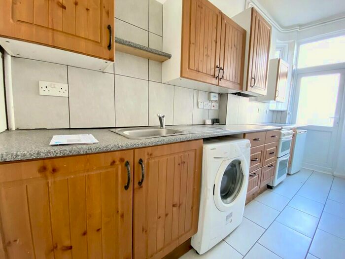 1 Bedroom Flat To Rent In Charteris Road, London, N4