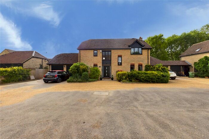 4 Bedroom Detached House For Sale In Old Farm Court, Bluntisham, Huntingdon, Cambridgeshire, PE28