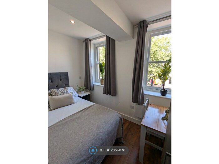 Studio To Rent In Ironmarket, Newcastle-Under-Lyme, ST5