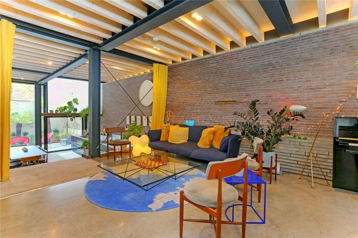 4 Bedroom Detached House To Rent In Terrace Road, London, E9