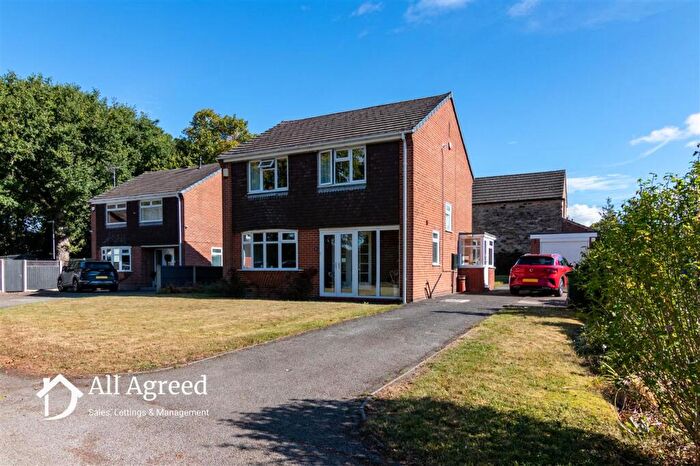 4 Bedroom Detached House For Sale In Farm Close, Somercotes, DE55