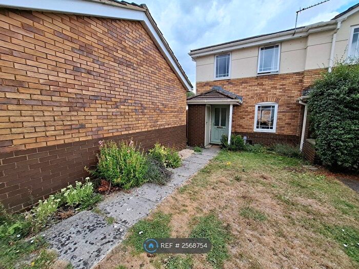 2 Bedroom End Of Terrace House To Rent In Towcester Close, Chippenham, SN14
