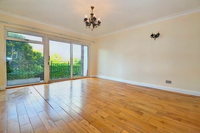2 Bedroom Apartment To Rent In Kingston Upon Thames, KT2