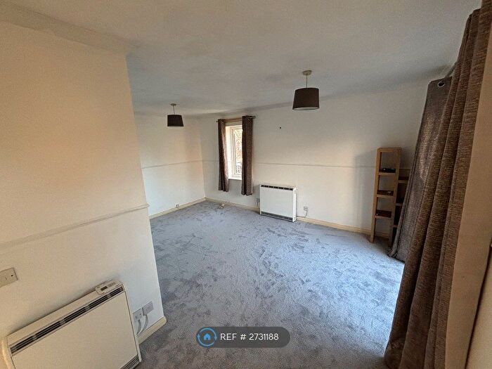 2 Bedroom Flat To Rent In Watersmeet Way, London, SE28