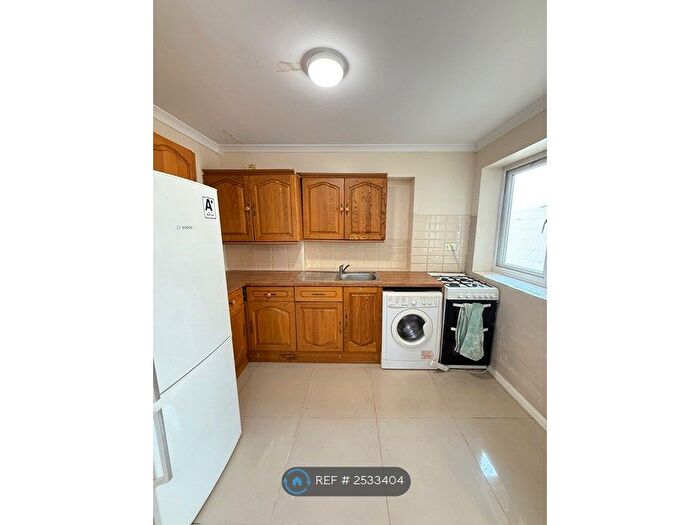 1 Bedroom Flat To Rent In Hounslow, Hounslow, TW3