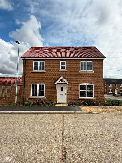 3 Bedroom Detached House To Rent In Wykham Park, Banbury, OX16