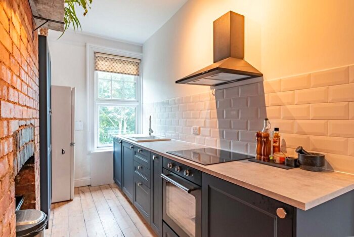 1 Bedroom Maisonette To Rent In London Road, St Albans, Herts, AL1