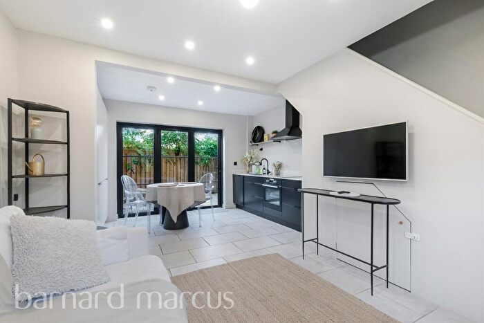 1 Bedroom Terraced House For Sale In Cross Road, Croydon, CR0