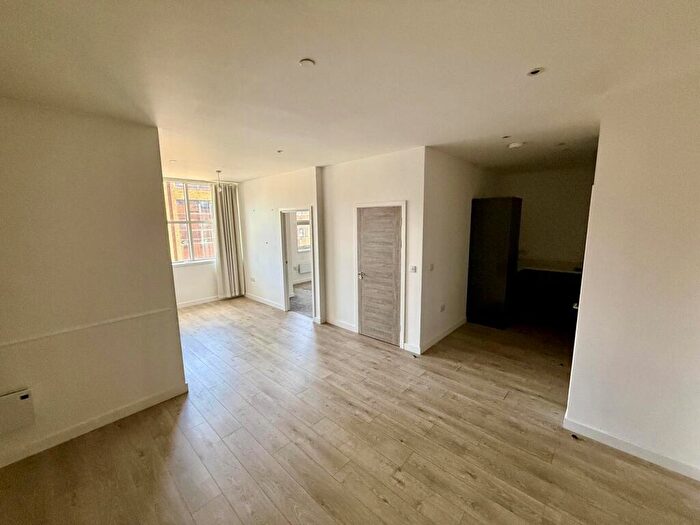 2 Bedroom Flat For Sale In Broadway, Peterborough, PE1