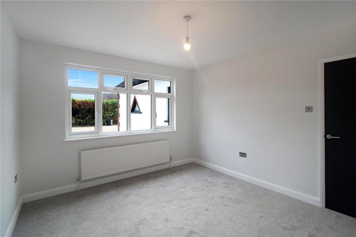 3 Bedroom Bungalow For Sale In Bridgwater Drive, Westcliff-on-Sea, Essex, SS0