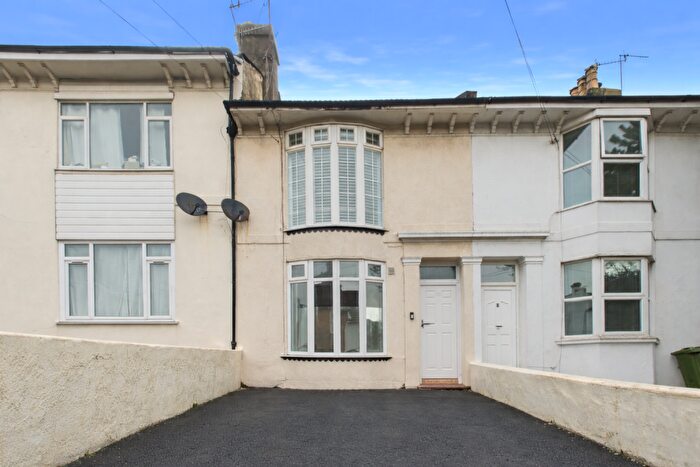 2 Bedroom Flat For Sale In Old Shoreham Road, Brighton, BN1