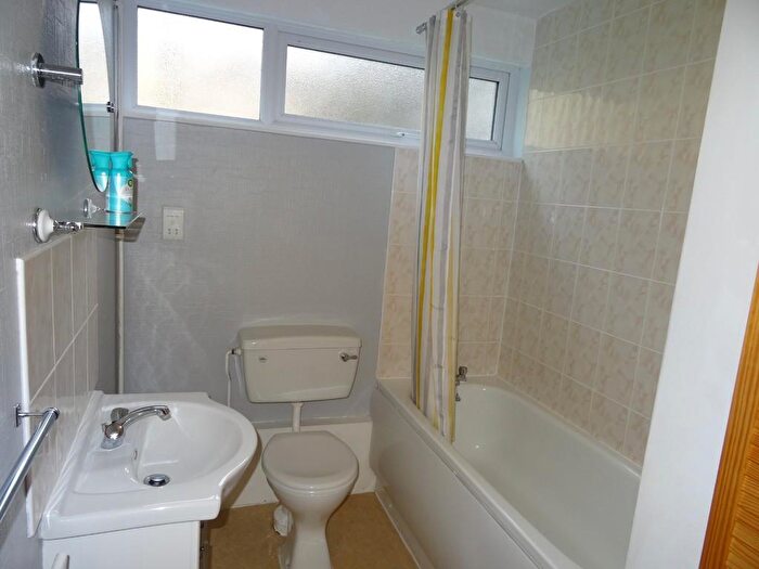 2 Bedroom Flat For Sale In Fair Acres, Bromley, BR2