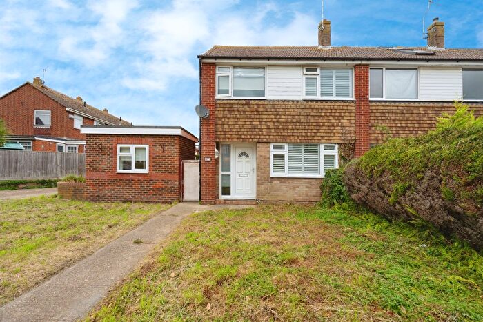 3 Bedroom End Terrace House For Sale In Chiltern Close, Shoreham-By-Sea, BN43