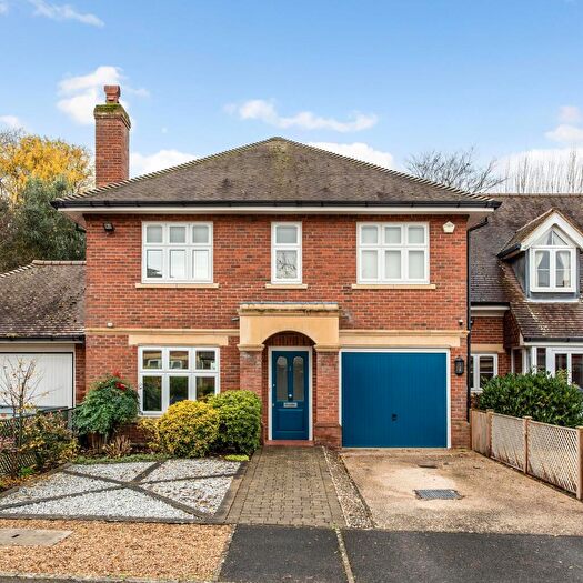 4 Bedroom Semi-Detached House For Sale In Spindrift Mews, Bosham, PO18