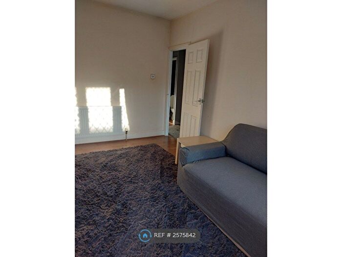 1 Bedroom Flat To Rent In Ashtree Avenue, London, CR4