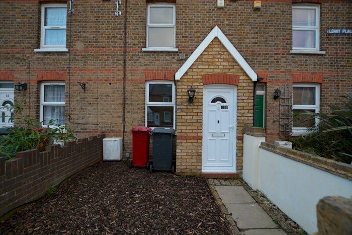 2 Bedroom Terraced House To Rent In Grays Road, Slough, SL1