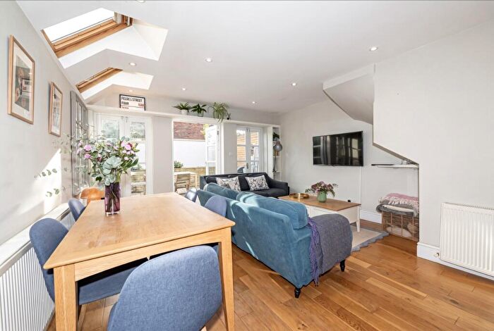 2 Bedroom Flat For Sale In Glycena Road, Battersea, London, SW11