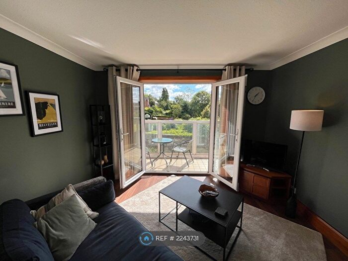 3 Bedroom Flat To Rent In Grant Court, Dumfries, DG1