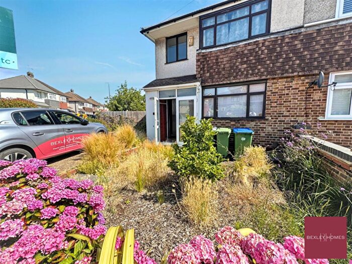 3 Bedroom Semi Detached House To Rent In Dorothy Evans Close, Bexleyheath, DA7