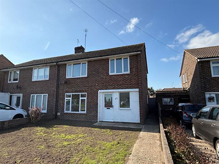 3 Bedroom Semi-detached House To Rent In Lawrence Avenue, Rustington, BN16