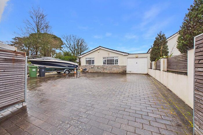 3 Bedroom Bungalow For Sale In Benridge Close, Broadstone, Dorset, BH18