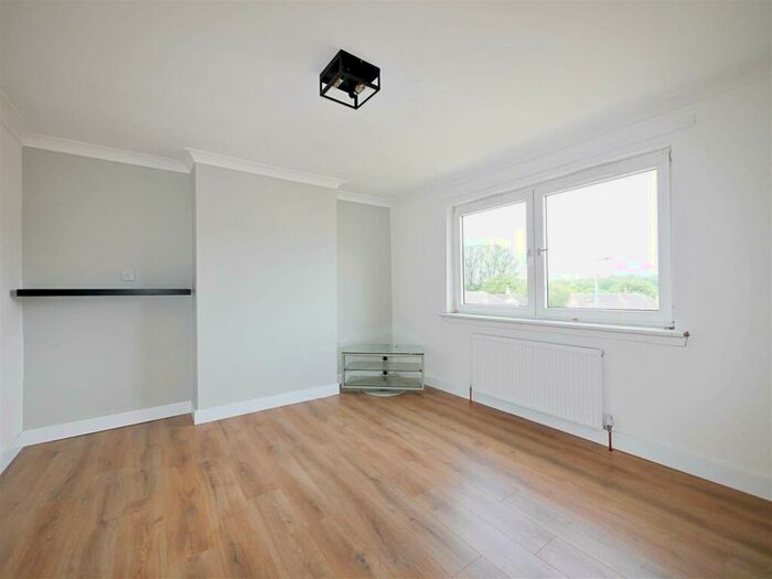 1 Bedroom Flat To Rent In Craighead Road, Milton Of Campsie, Glasgow, G66