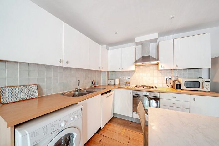 1 Bedroom Flat To Rent In Manchester Road, London, E14