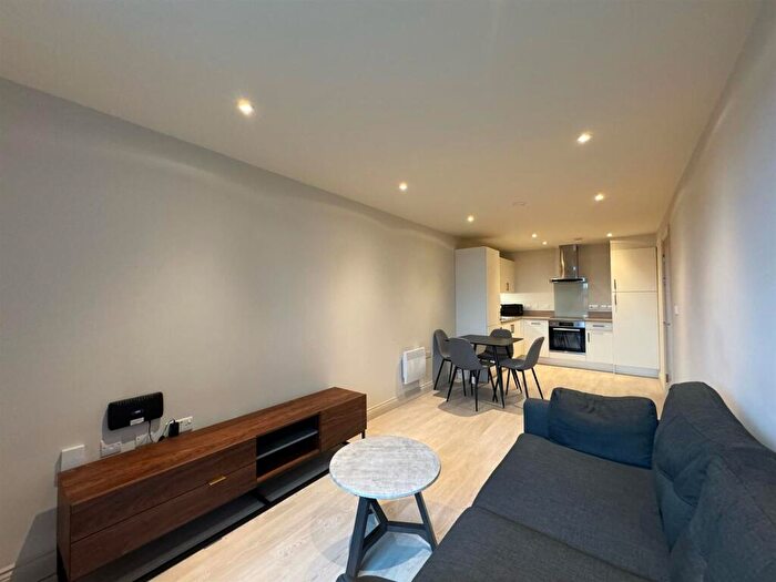 1 Bedroom Apartment To Rent In North Street, Leeds, LS2