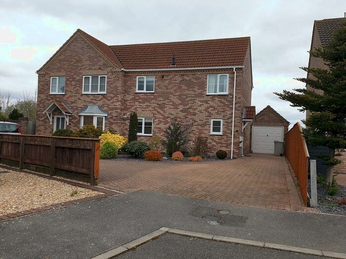 2 Bedroom House To Rent In Harness Drive, Tattershall, Lincoln, LN4