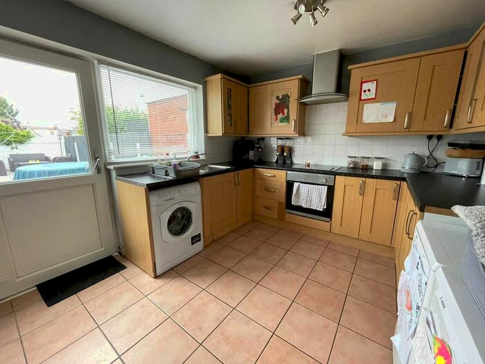3 Bedroom SemiDetached House For Sale In Road, Sutton Leach