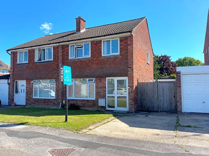 3 Bedroom Semi-Detached House For Sale In Winston Ave, Tiptree, CO5