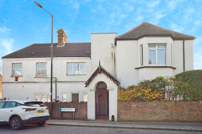 2 Bedroom Flat For Sale In Bury Street, London, N9