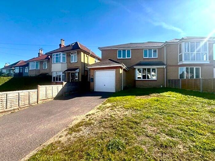 3 Bedroom House To Rent In Wroxham Road, Branksome, BH12