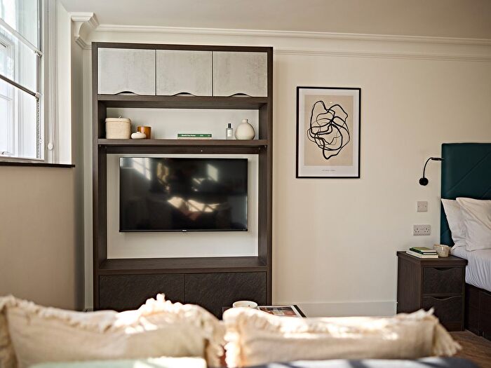 Studio To Rent In Apt, - Cookridge Street #, LS2