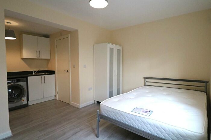 Studio To Rent In Cator Crescent, New Addington, Croydon, CR0